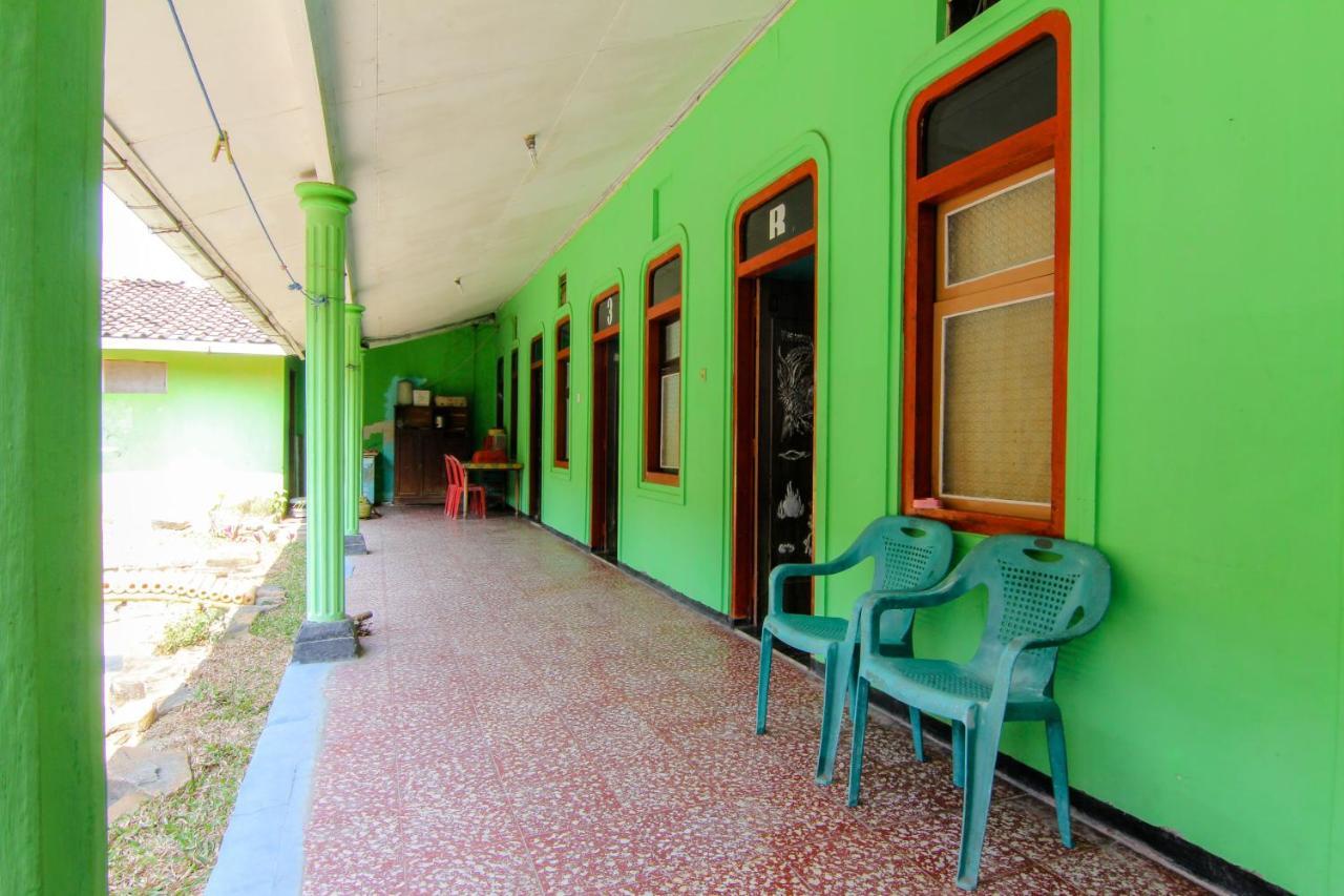 Hotel Losmen Melati Bantul Exterior foto