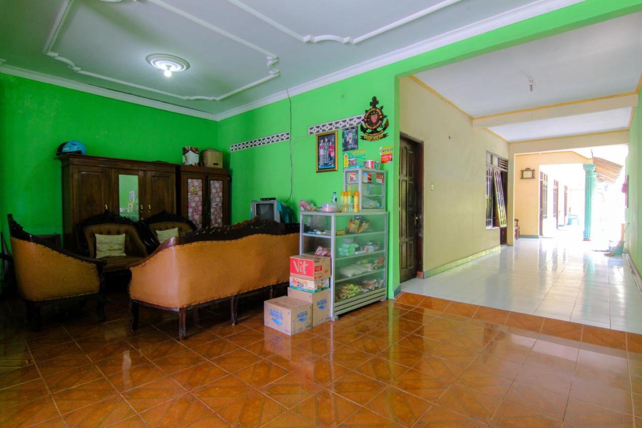 Hotel Losmen Melati Bantul Exterior foto