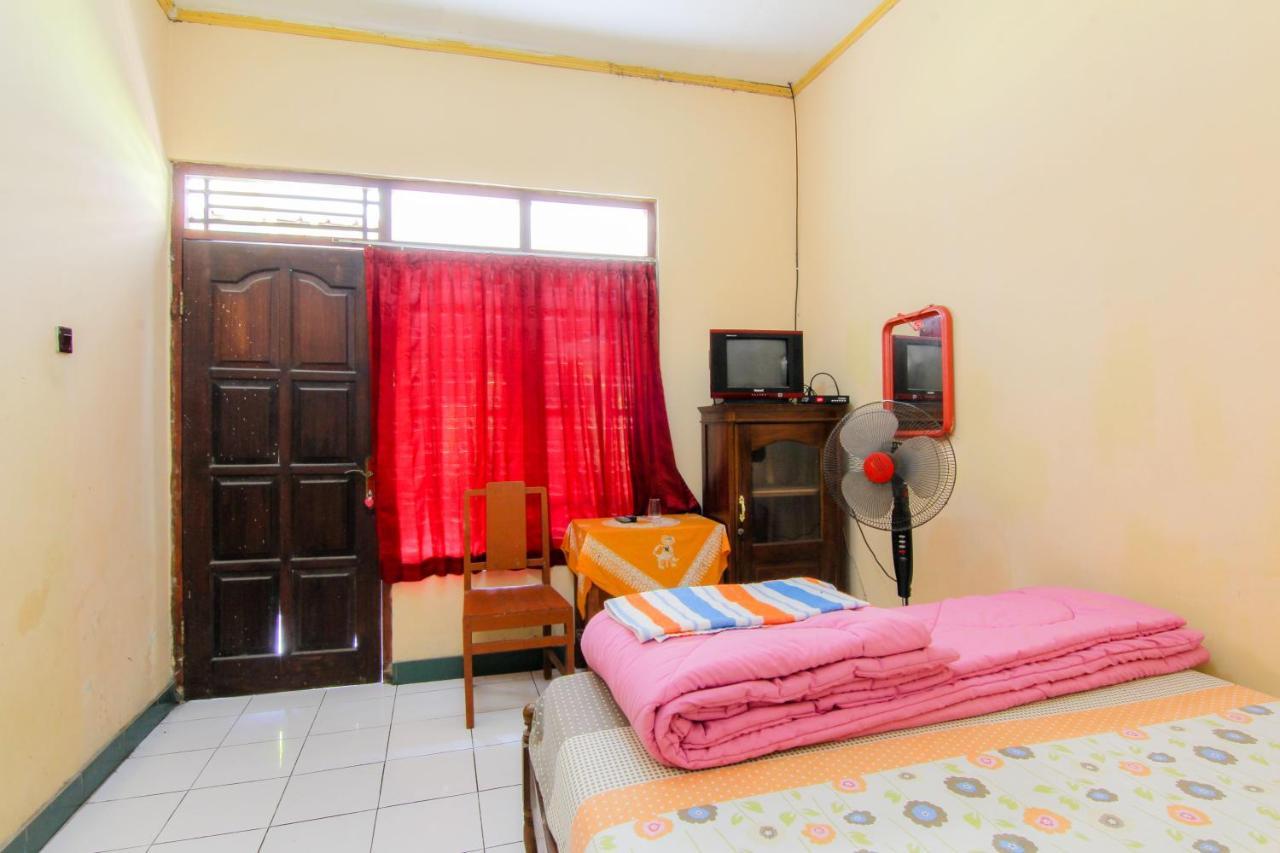 Hotel Losmen Melati Bantul Exterior foto